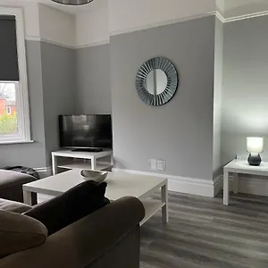  Apartment Entire Spacious 4 Bedroom In United Kingdom