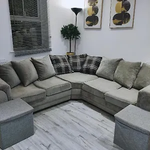  Homestay Dream Haute Homes United Kingdom