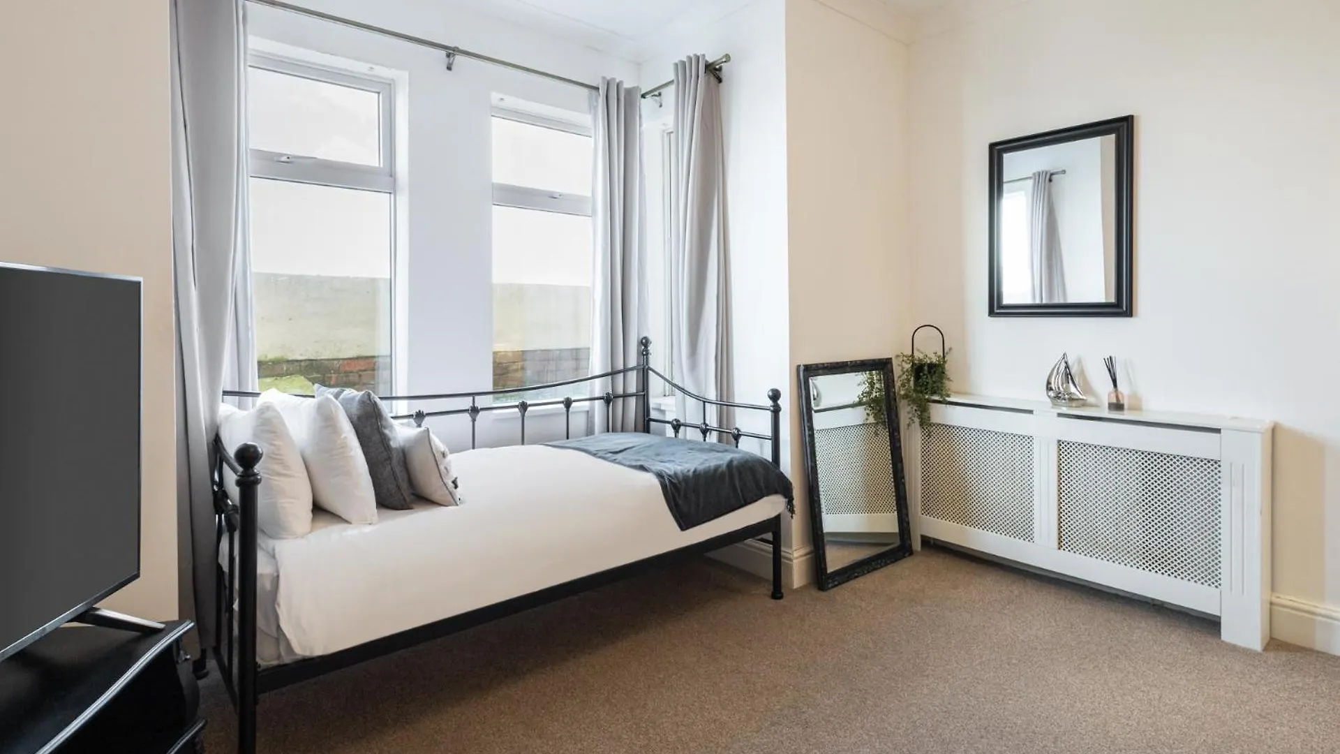 רדקאר Host & Stay - Regency Mansions Apartment